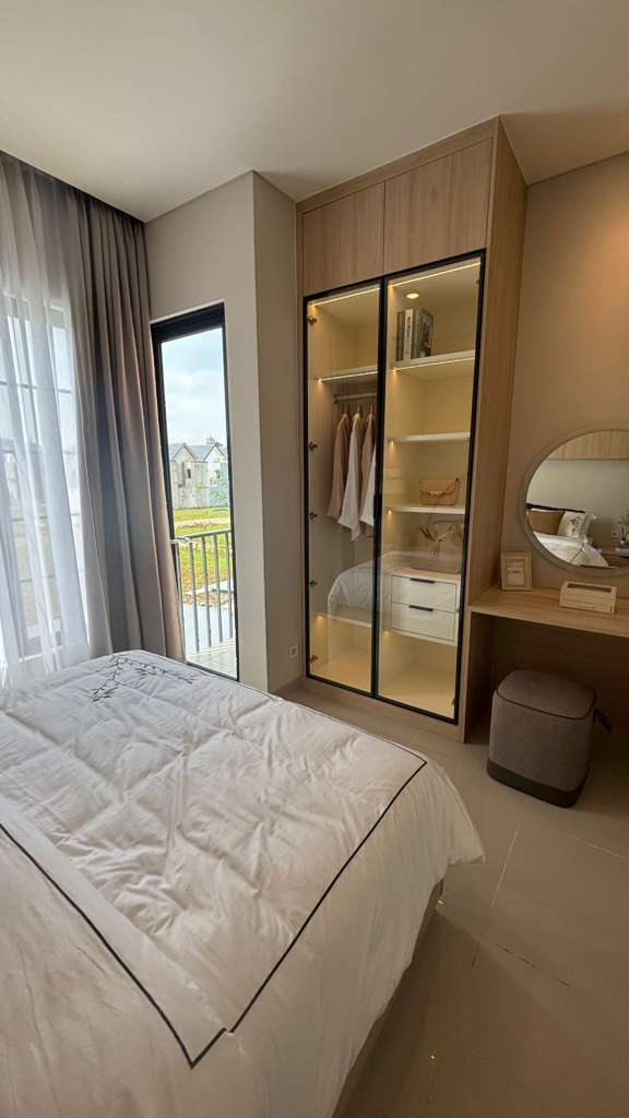 Rumah Tipe Safford Deluxe di Cluster Aurora Synthesis Huis - Cijantung Jakarta Timur - Image 3